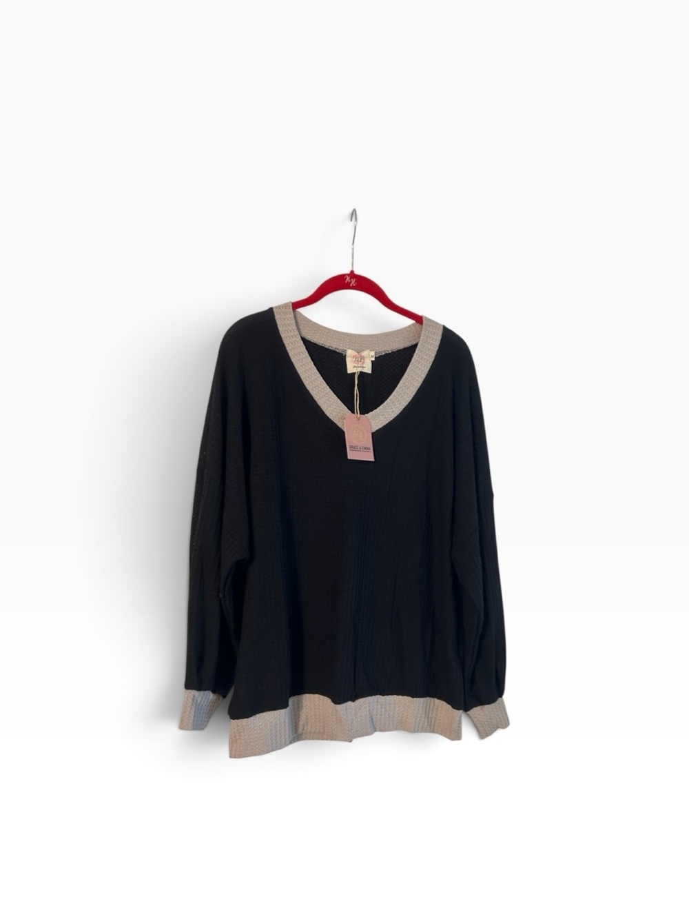 NWT Grace & Emma Black Beige waffle weave V-Neck Sweater with contrast trim Sz M